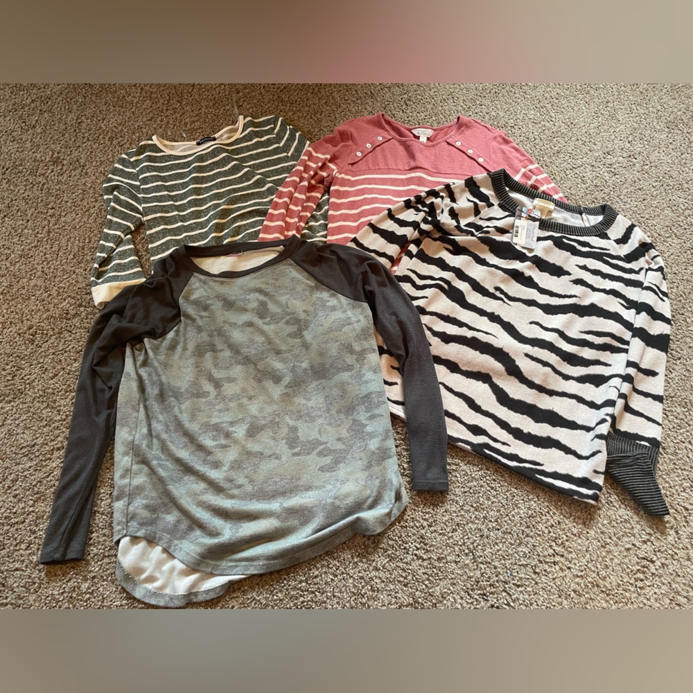 4 lightweight women’s sweaters, size medium